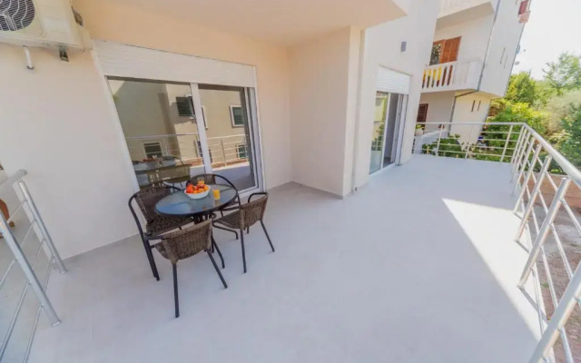GREJM Lux Family Apartments