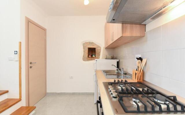 House 1735