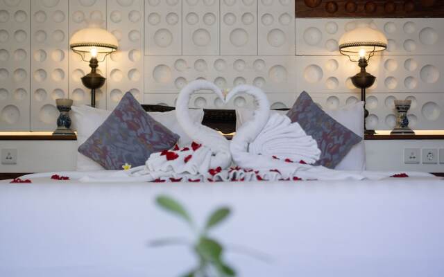 Exquisite Oceanfront 1 Br Villa in Seminyak