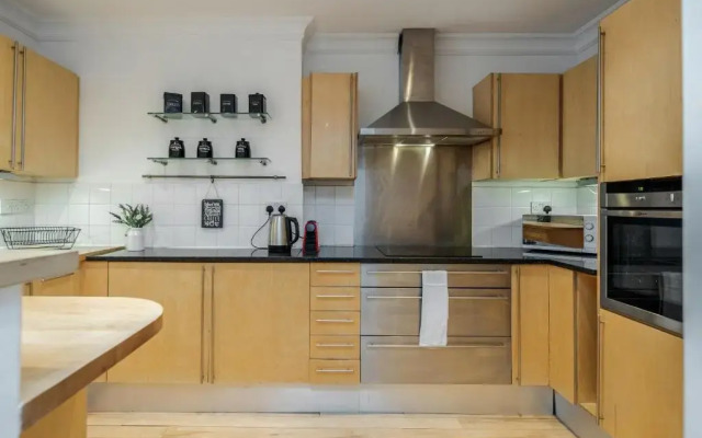 Earl's court 2 Bed Apartment Nevern Square 4