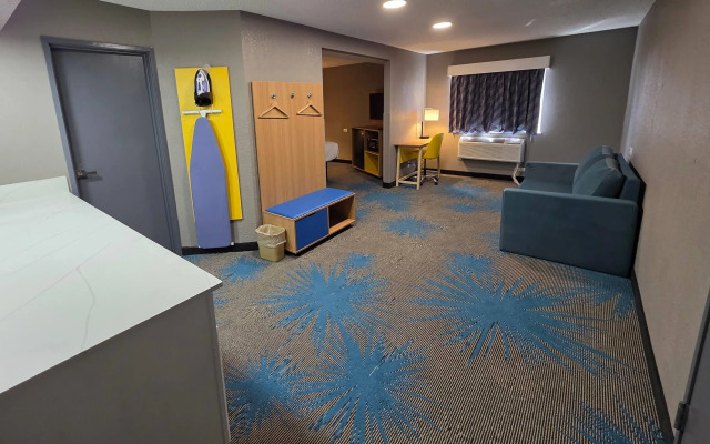 Days Inn by Wyndham Waukegan