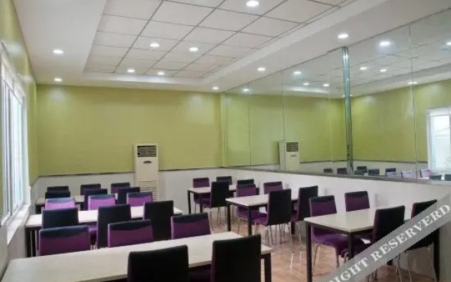 驿程连锁酒店(济南洪楼店)