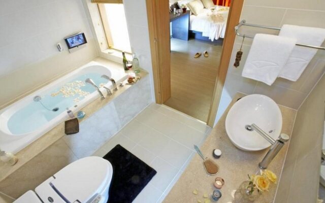 Phoenix Island Ocean Star Resort