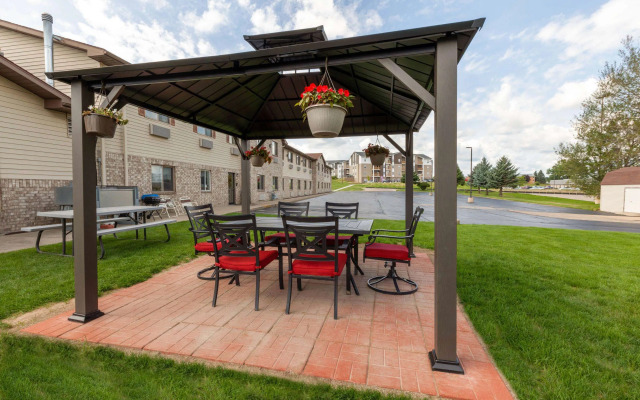 Super 8 by Wyndham Big Rapids