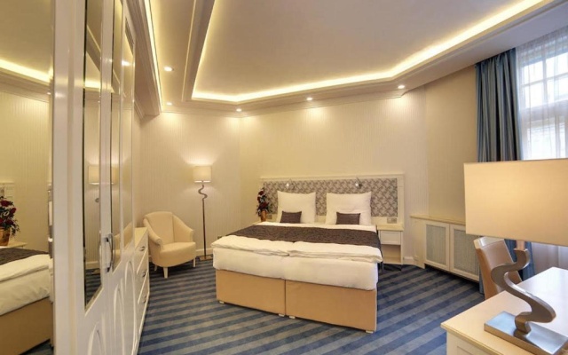 Superior Double room (full double bed)