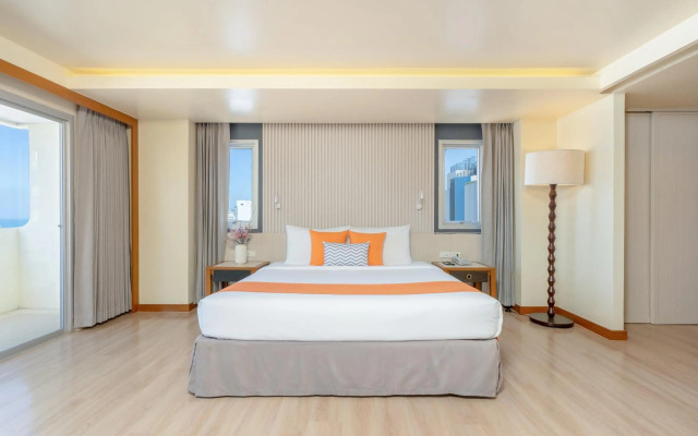 Sunshine Hotel And Residences