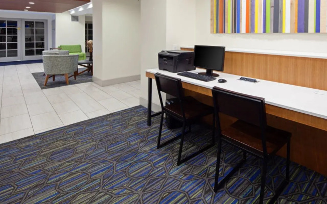 Holiday Inn Express Hotel & Suites San Diego-Escondido by IHG