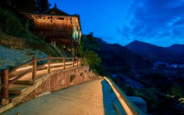 Guyun Langqiao Holiday Hotel