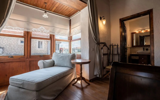 Sedirli Ev Alacati