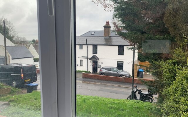 Great 5-bed Wembley Home 25min From Central London