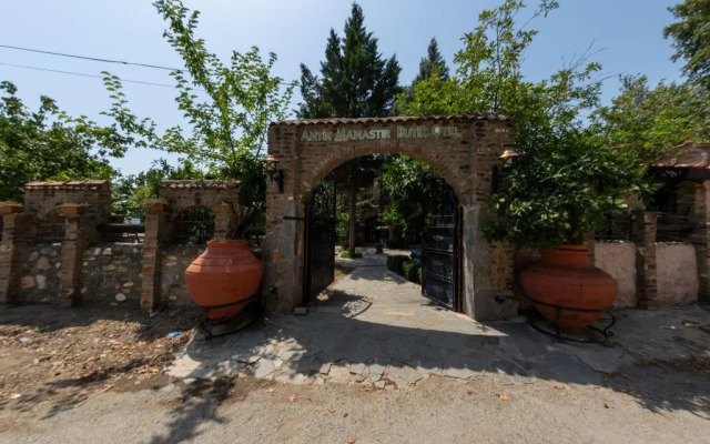 Antik Manastir Butik Otel