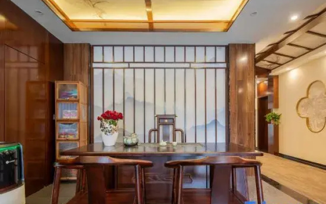 Wang Family No. 8 Courtyard Homestay (Wang Family Courtyard Ticket Office)