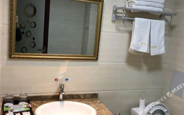 Wufeng Nantingwan Hotel