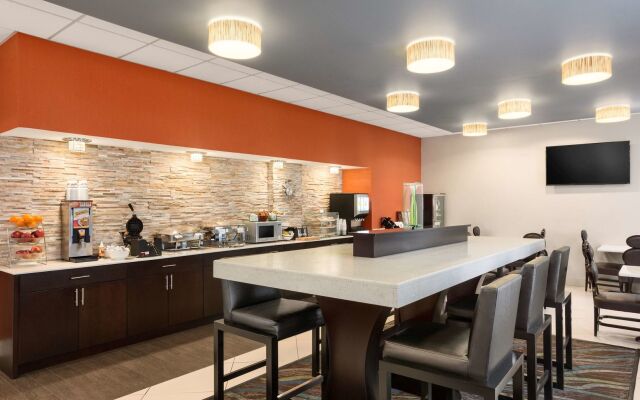 Country Inn & Suites by Radisson, Nashville Airport, TN