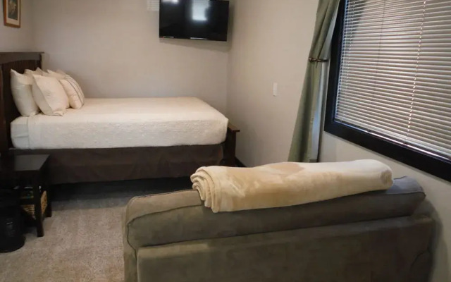 Talkeetna Love-Lee Cabins