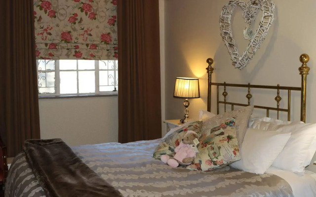 Aletheim Guest House Collection