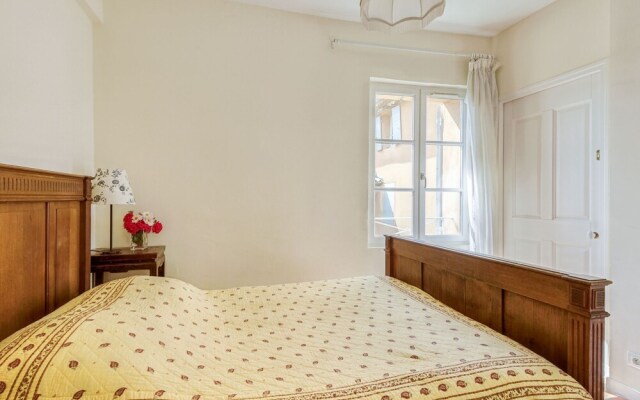 Secluded Holiday Home in Rustrel With Swimming Pool