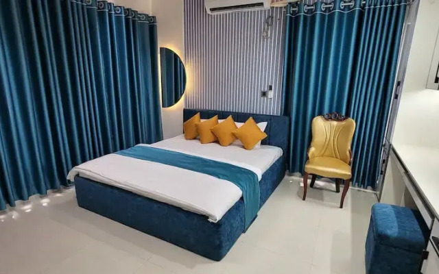 Luxurious 3-bhk Highly Secured & Close to Airport