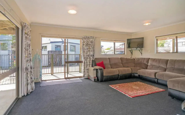 Seabreeze on Cook - Whitianga Holiday Home