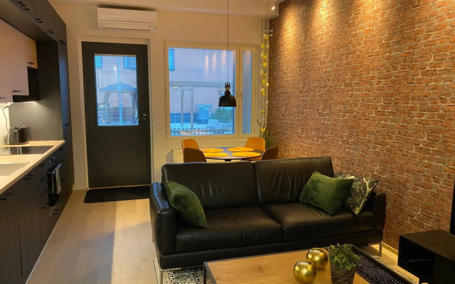 City Home Alvari, free parking