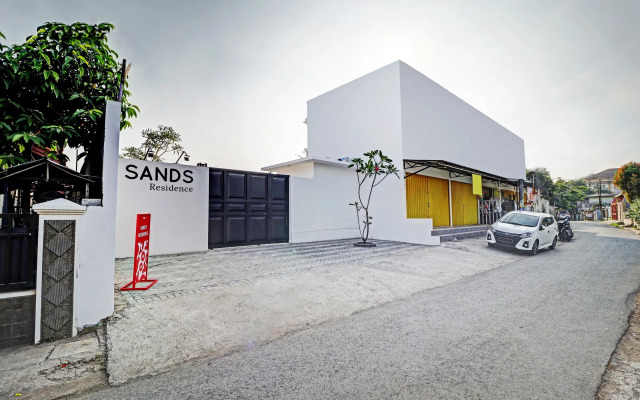 OYO 90510 Sand's Residence