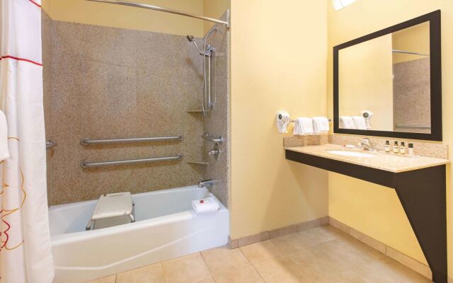 Spark by Hilton Longview