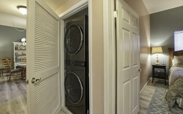 307 Casa Bella 2 Bedroom Condo by Redawning