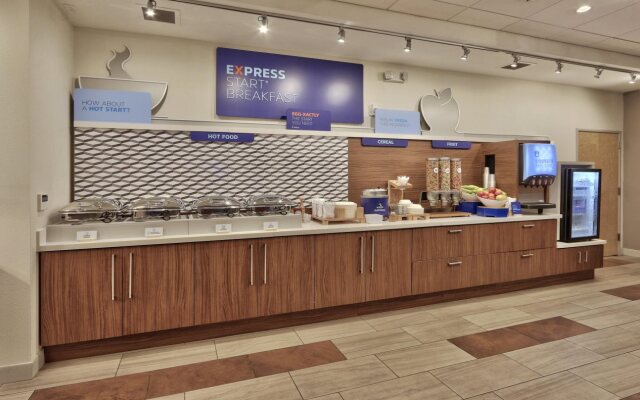 Holiday Inn Express & Suites Roswell by IHG