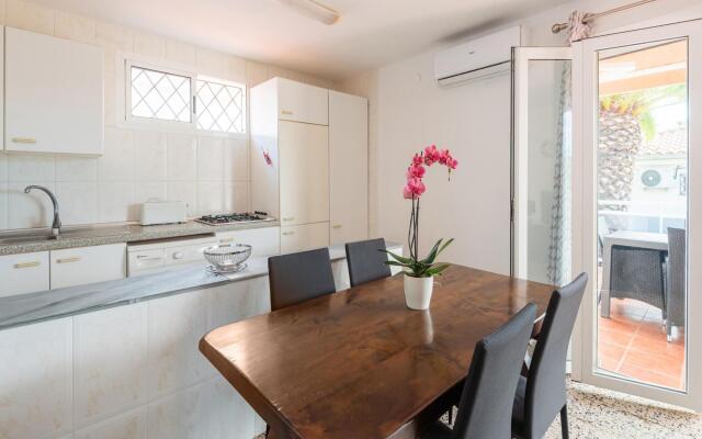 Spacious Holiday Home in Cambrils with Shared Swimming Pool