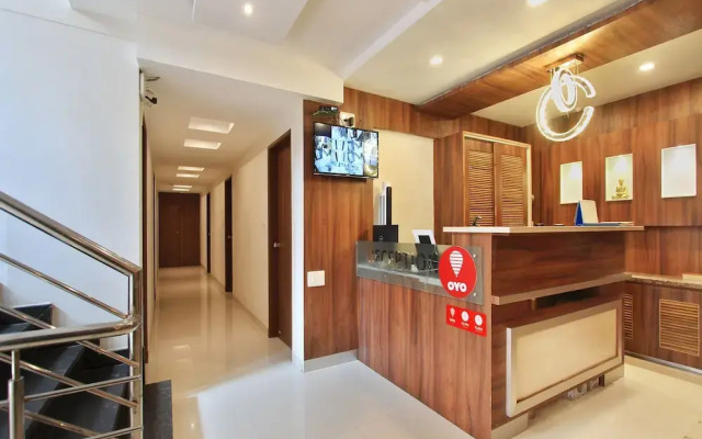 OYO 11960 Hotel Le Citi Inn