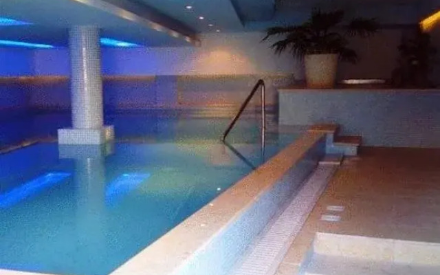 E-Hotel