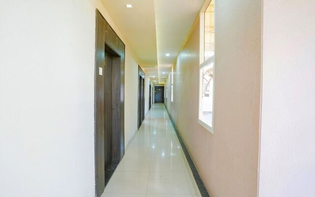 Fabhotel Regent Inn