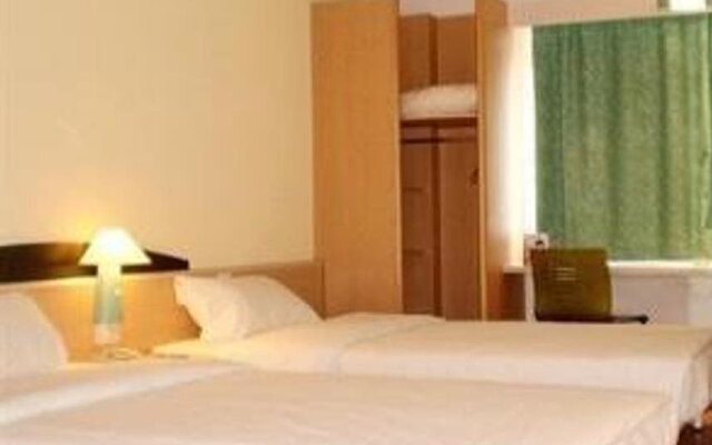 Ibis Hotel Zhongshan Huangpu