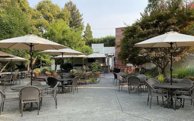 The Jack London Lodge