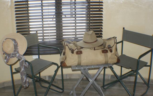 Distinctly Africa - Manyeleti