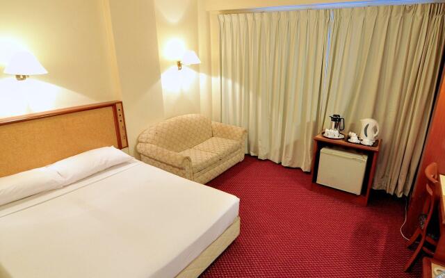 Hotel First Business Inn