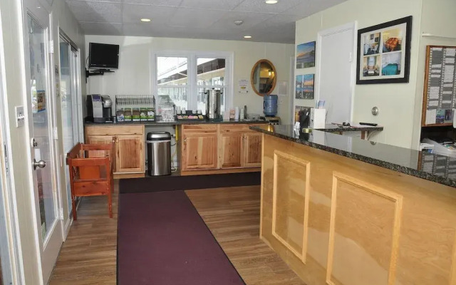 Friendship Oceanfront Suites