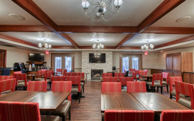 Comfort Suites Milwaukee Airport