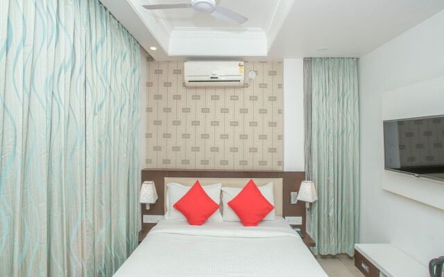 OYO 13786 Rekha Residency