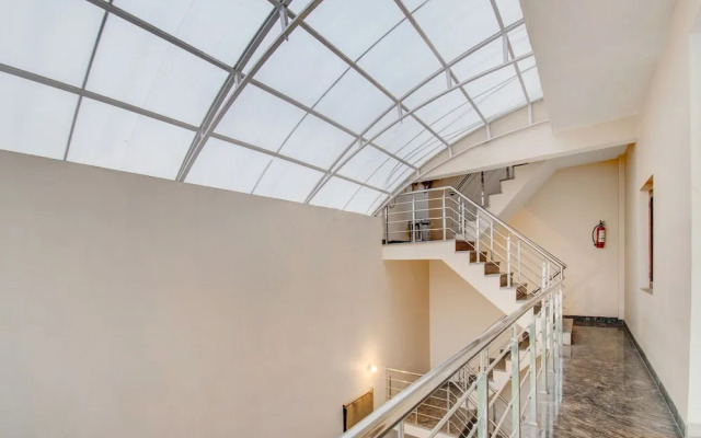 Capital O 30699 Lrc Hotel And Banquet