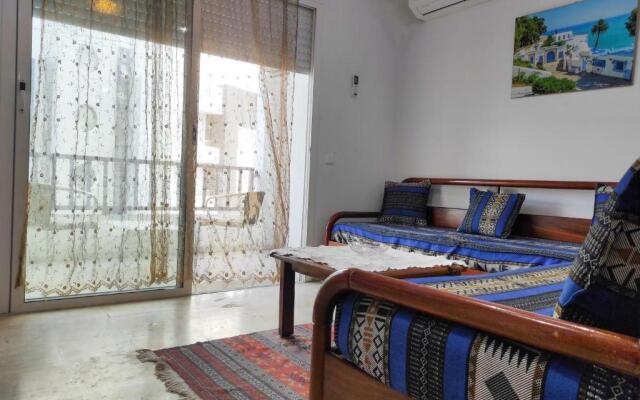 "ethnic Appartment Near The Beach"