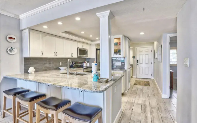 Land's End 10-303 Beach Front - Premier
