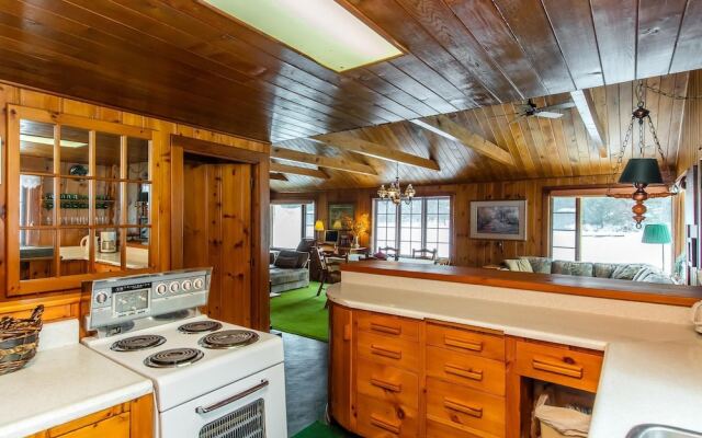 Deja Blue~mary Lake Boathouse~full of Charm!