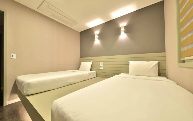 WITH U Hotel & Guesthouse