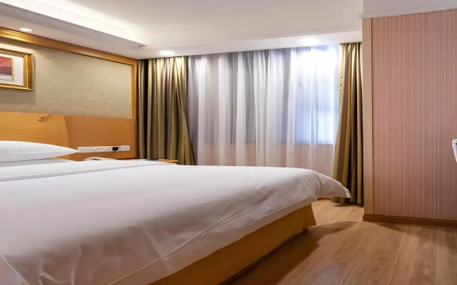 Vienna Hotel Chengdu Chunxi Road Tianfu Plaza Subway Station