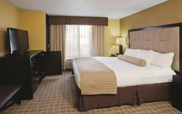 La Quinta Inn & Suites by Wyndham Hot Springs