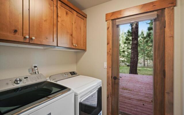 3 Tumalo-AC-Hot Tub-4BR/3BA