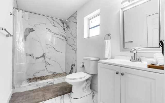 Stylish & Modern 4BD Home