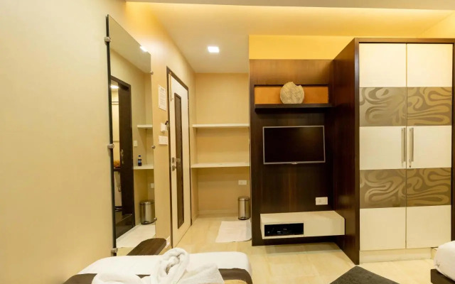 The Majlis Hotel - Near Taj Hotel Colaba