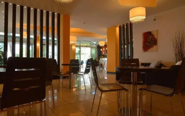 Hotel Orly